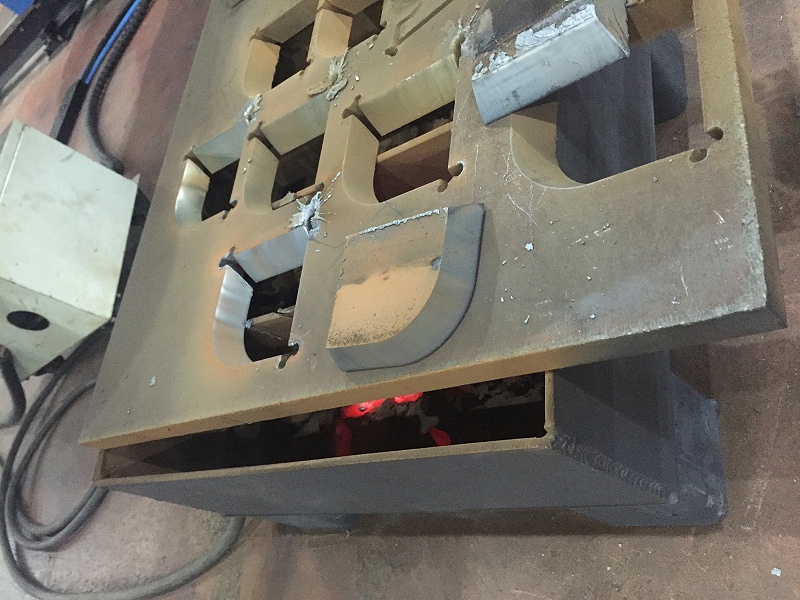 數(shù)控等離子切割機切割工件