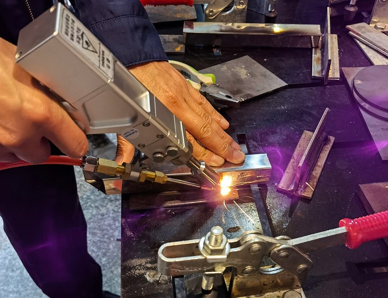 手持激光焊接機(jī)