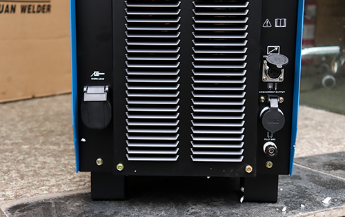 電源細(xì)節(jié)圖