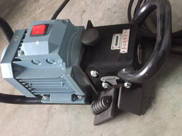 平板式自動(dòng)行走式坡口機(jī)銑邊機(jī)圖