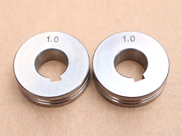 500A雙驅(qū)送絲輪圖